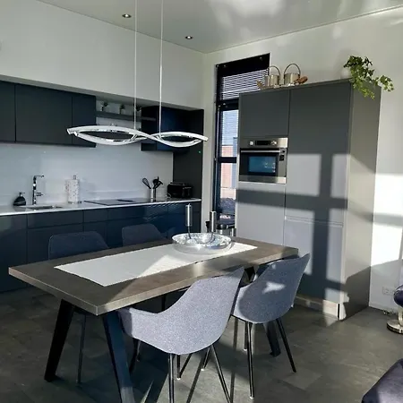 Enkhuizer Oase Erste Reihe Mit Zaun Haus Nr 248 Enkhuizen