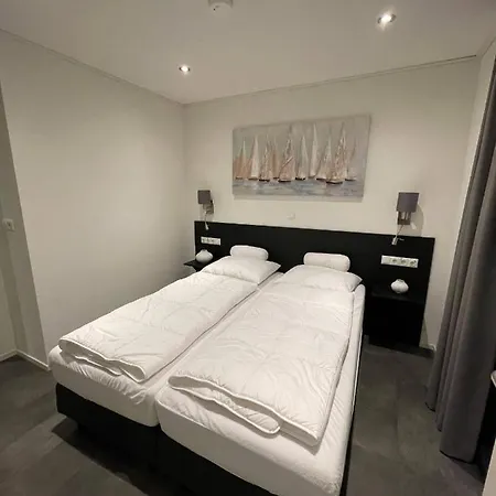 Enkhuizer Oase Erste Reihe Mit Zaun Haus Nr 248 * Enkhuizen