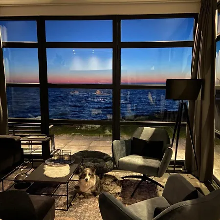 Enkhuizer Oase Erste Reihe Mit Zaun Haus Nr 248 Enkhuizen