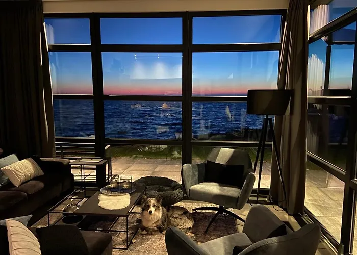 Enkhuizer Oase Erste Reihe Mit Zaun Haus Nr 248 Enkhuizen